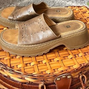 Vintage Y2K Maurises Platform Sandals